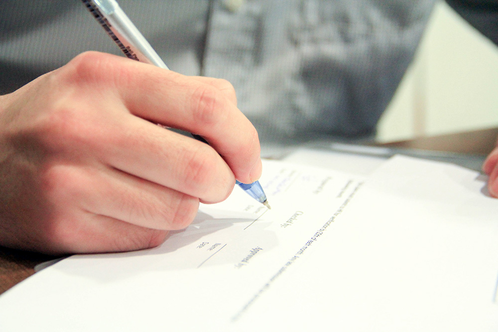 Sign contract & receive P/O